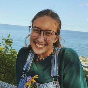 Meet your Posher, Olivia